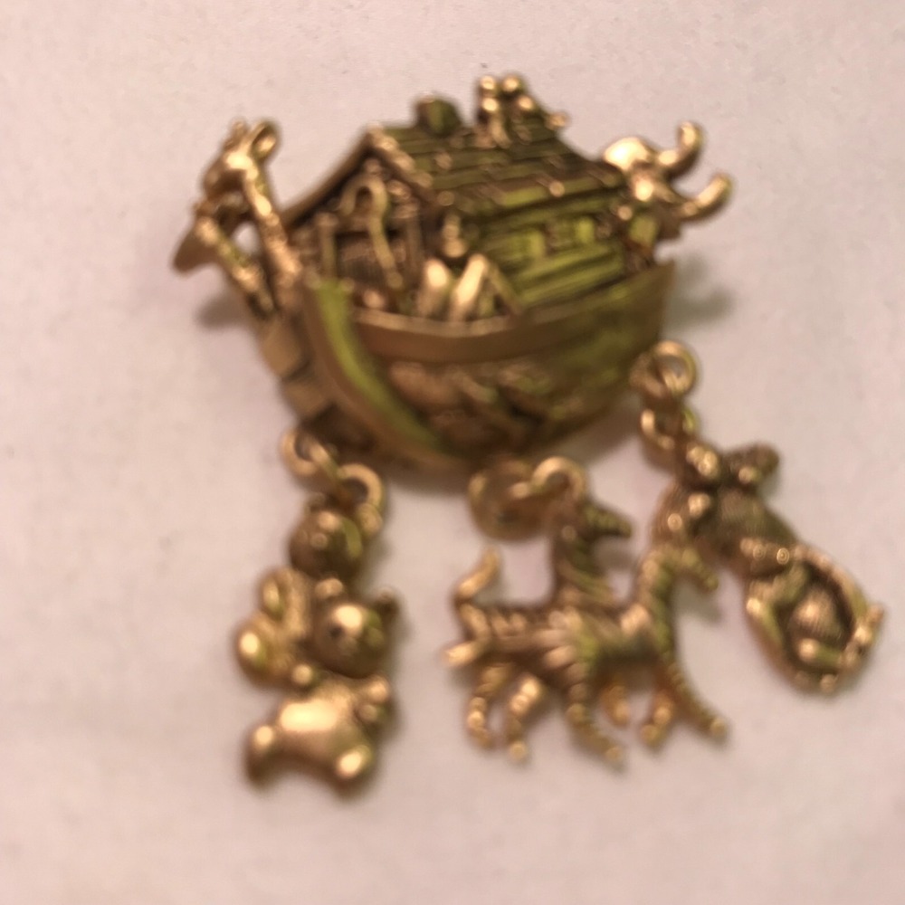 Vintage Avon Noah's Ark Goldtone Brooch Pin Dangling Animal Charms